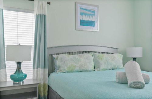 Single-Level Home w Heated Pool & 9MI to Disney - Photo 10