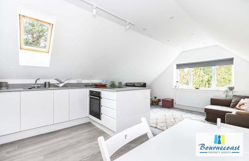 THE HIDE OUT by BOURNECOAST - A Stylishly Furnished Apartment with Parking - FM8444 - Foto 8