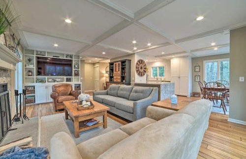 2 Mi to Tunnel of Trees Home with Furnished Deck - Foto 6