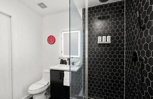 Quantum Tiny Loft at East End Revitalized - Foto 11