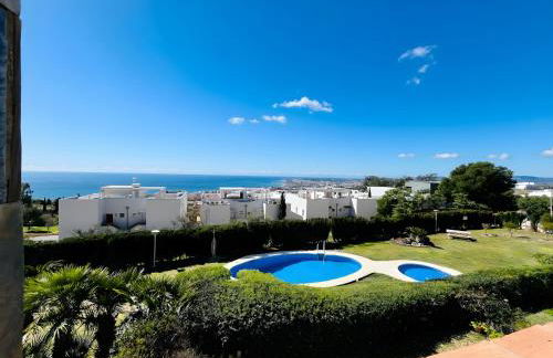 Alanzana Vista al Mar y Piscina Reserva del Higueron Benalmádena Málaga - Foto 1