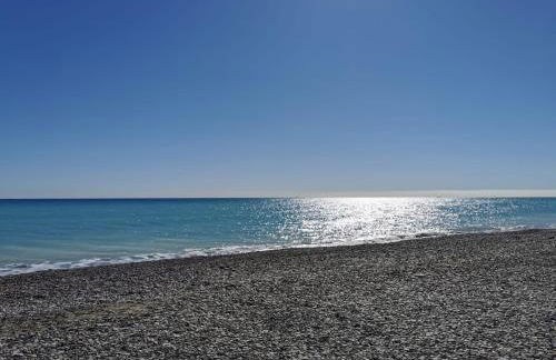 Global Properties, Adosado en la playa con piscina - Foto 33