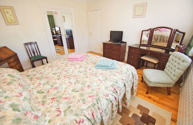 Dean Court Garden Parking by Brighton Holiday Lets - Foto 2