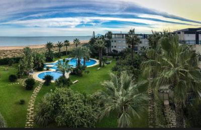 Ático 1ª línea con salida a playa - Foto 1