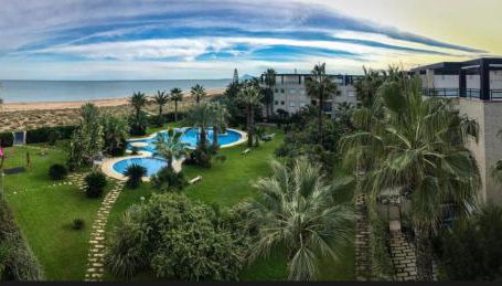 Ático 1ª línea con salida a playa - Foto 1