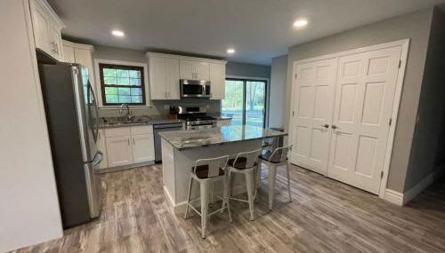 Private 4 Bedroom Home with a hot tub - Foto 4