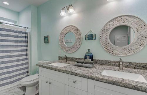 Large 5bd Hot Tub w Ocean View, Firepit & Gameroom - Foto 39