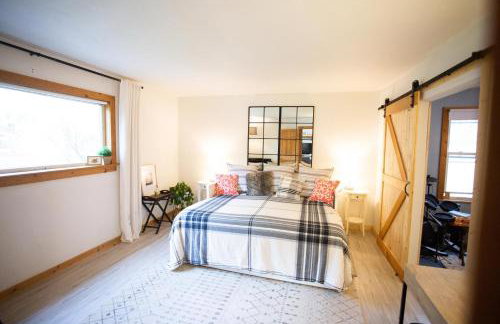 Cheerful 3-bedroom cabin with mountain view - Foto 7