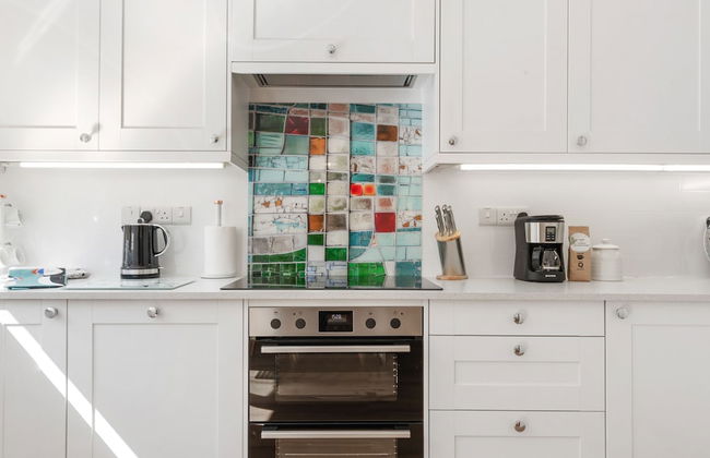 Ty Hapus - Close to Beach and Town - Photo 16