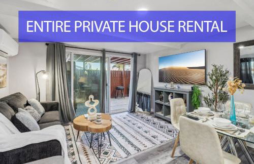 Entire Private Home with 2 Bedrooms 1 Bathroom, Gated Yard, Driveway Parking, Available Now - Foto 1