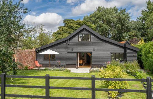 Contemporary Barn Harleston Norfolk - Photo 1