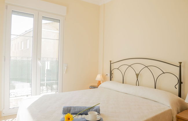 Marineu Los Almendros - Foto 2