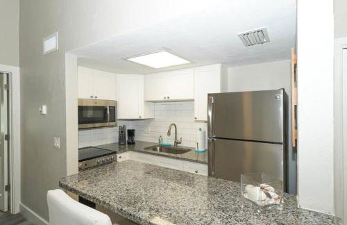 Siesta Key Village-Suite #3: A Block to the Beach! - Foto 3