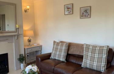 Canalside walks Riddlesden Local to Skipton Ilkley Haworth & Keighley Worth Valley Railway - Foto 4