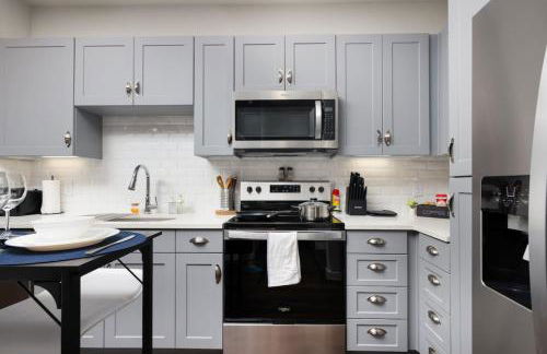 Spacious 1BR w Pool&Prkng, Near Rvrwlk & Conv Ctr - Foto 45