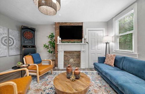 Cozy Southside Pitt home w/ Pool Table +Yard - Foto 27