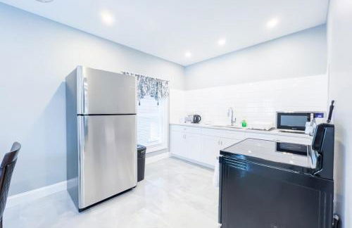 Group Friendly 6BR Near Aquarium & Niagara Falls - Photo 13