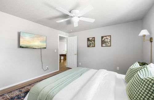 Stylish Renovation, Perfect for Families & Pets, Garage Parking, Sleeps 10 - Foto 30