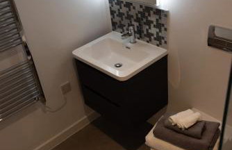 Cozy City Stay 2BR with Sofa Bed - Photo 7