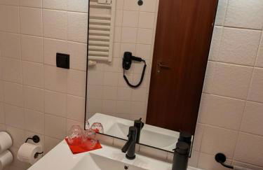 Apartment #21 im Haus Deutsch Krone - EG, Balkon, Pool - Renoviert 2026 - Foto 12