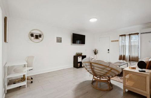 Pensacola Pad 1BR 1BA Modern - Foto 15