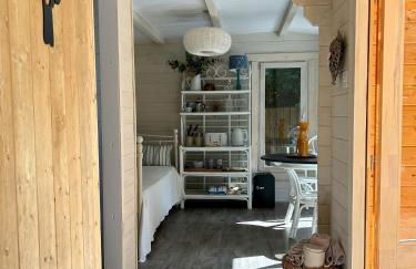 Driftwood Dreams Garden Cabin - Foto 8