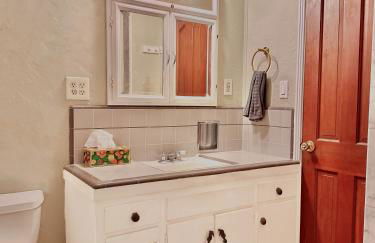 West LA - Family House & Private Yard - 10 mins from LAX & Beach - Foto 28