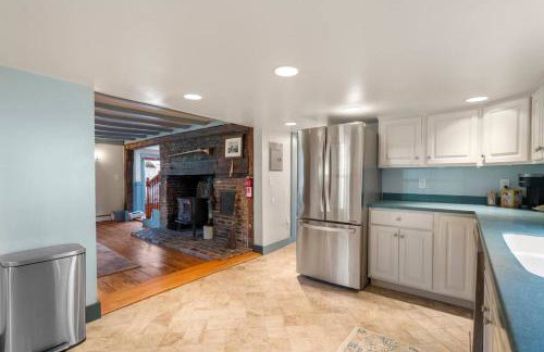 5BR Minutes to Salem|Historic Downtown Beverly - Photo 22