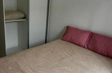 Apartamento em Condomínio Beverly Hills Praia de Vista Linda - Bertioga com Estacionamento e Piscina - Foto 8