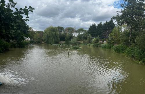 Beautiful Open Plan Lakeside Lodge, Shearsby - Photo 40