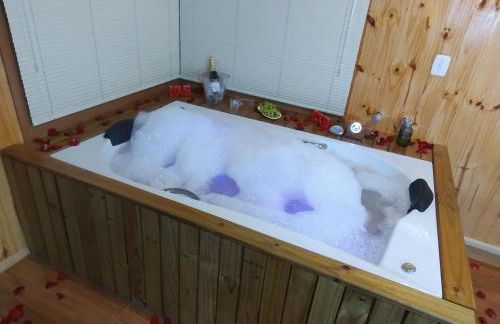 Chalé romântico com vista e banheira - Foto 32