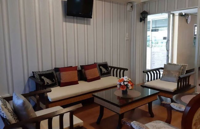 B9 Airport Resident - Photo 3