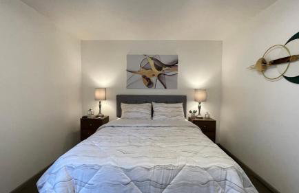 Remodeled, Spacious, Modern Retreat 5 BR, 3BA, 2KIT - Foto 29