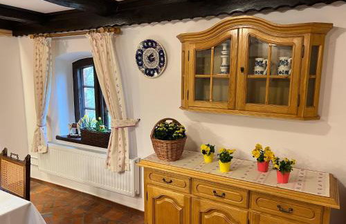 Apartament w XIX-wiecznym Spichlerzu nad Jeziorem z dostępem do parku i widokiem na Dworek Modrzewiowy z 1823 roku - Foto 18