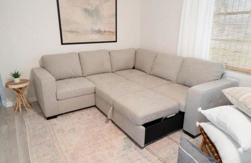 Stylish coastal retreat with Heated Saltwater pool - Foto 61