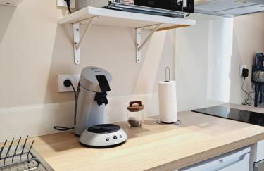 La porte Bleue - appartement juste rénové - très propre - grand confort - lumineux - calme - centre historique - Foto 5