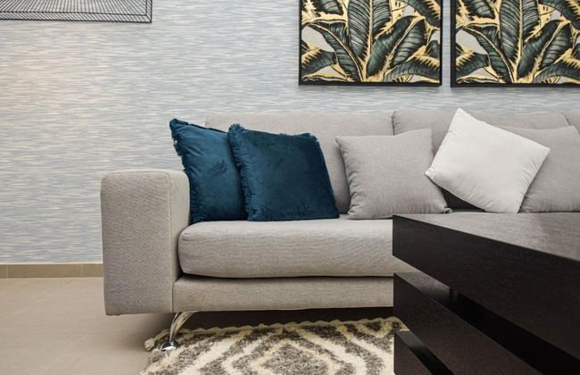 Elegant 3 BR Dubai South - Photo 33