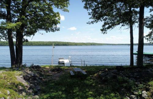 Cheif Lake Lodge home - Foto 16