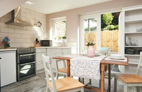 Chapel View, A charming one-bedroom cottage nestled in the heart of the historic township of Laugharne - Photo 7