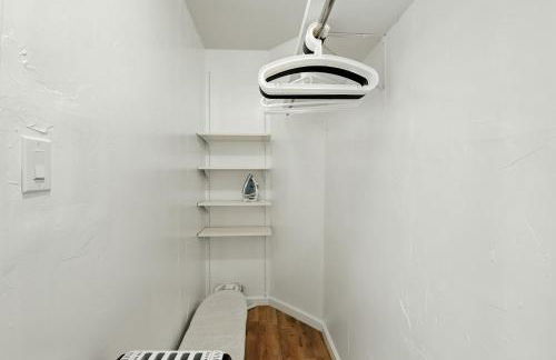 Marbella Lane - 3BR Penthouse Executive Suite, SFO, Parking - Foto 112