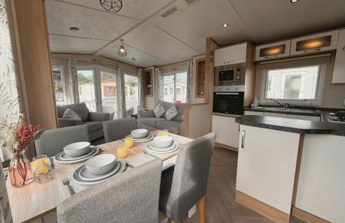 4 Sandringham, Patrington Haven, Hot Tub, Private garden & Parking - Foto 12