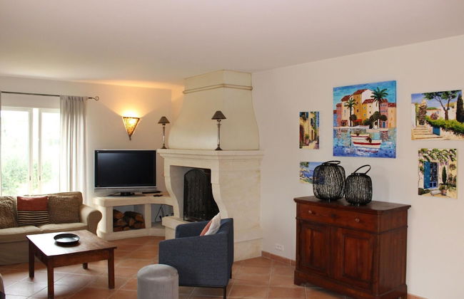 French Bastide, Located in an Olive Grove - Photo 12