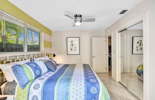 Heated pool, parking, 5 min walk to food and fun! - Foto 42