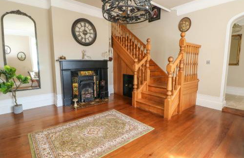 Meadow Manor And Spa - Photo 36