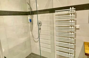 Moderne gemütliche Wohnung - zentral und naturnah - Photo 3