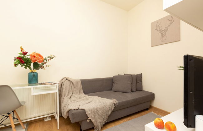 Studio Warsaw Miączyńska by Renters - Photo 1