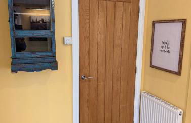 Hot Tub, Lake View, Peaceful Woodland Retreat - Photo 2