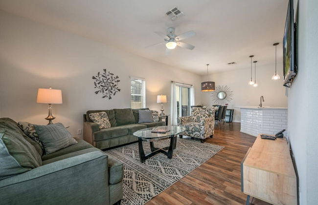 Remodeled Gem - Comfort and Location - Foto 1