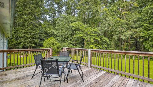 Quiet Home with Fire Pit - 1 Mi to Downtown Acworth! - Foto 2