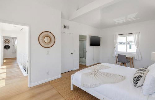 Exclusive 2BD 3BA with Balcony - Photo 15